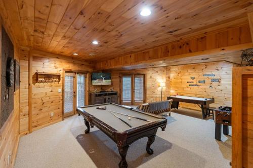 Biliár nebo kulečník v ubytování Sunset Pointe - Hot tub game room fire pit and more
