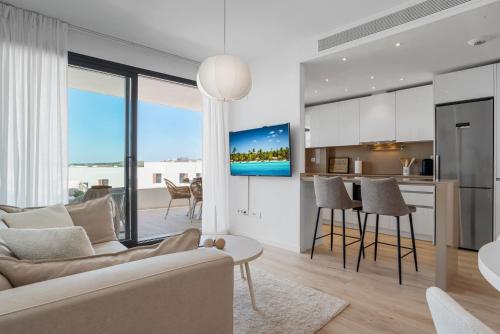 Estepona Beach Getaway 2BR Apartment