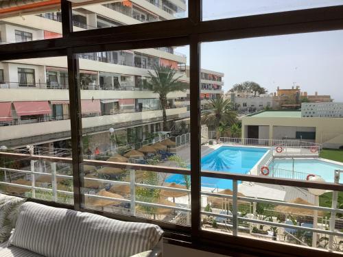 La Nogalera modern and spacious Apartment with pool and sea view