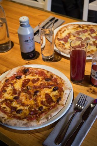 ホテルの敷地内または近くでの食事または食べ物
