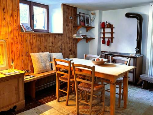 Posezení v ubytování Mulino19- chalet in Val di Rabbi