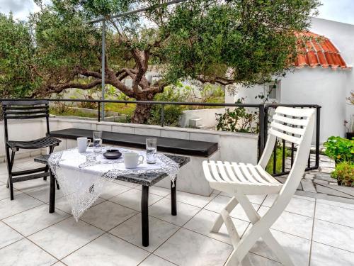 Balkoni atau teres di Calma Home