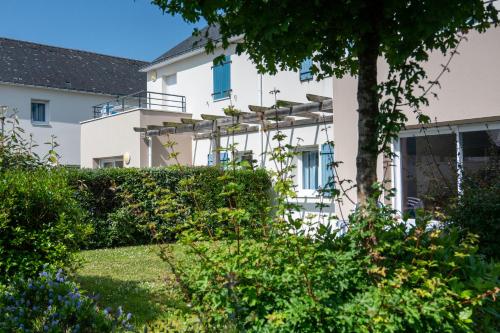 Taman di luar Résidence Odalys Les Iles du Morbihan