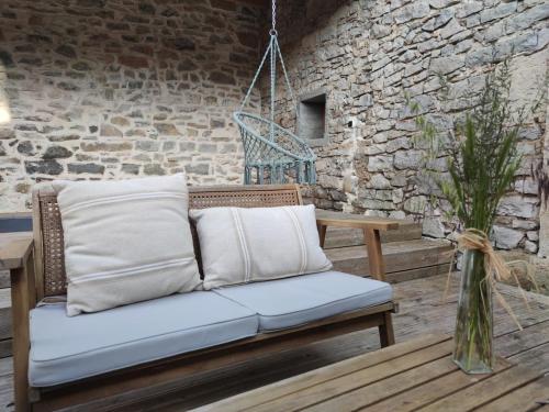 Photo de la galerie de l'établissement Renovated 120 m2 Forge Terrace and Pool, à Saint-Clément