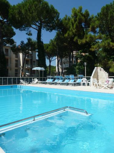 Πισίνα στο ή κοντά στο Hotel Astra