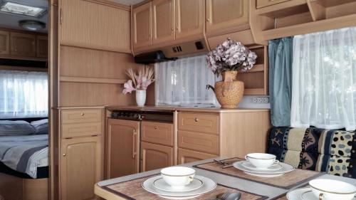 Przyczepy kempingowe Azur blisko plaży i centrum