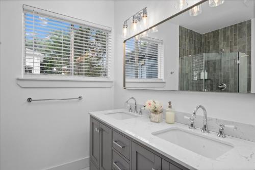 Ένα μπάνιο στο The Blue Bungalow retreat