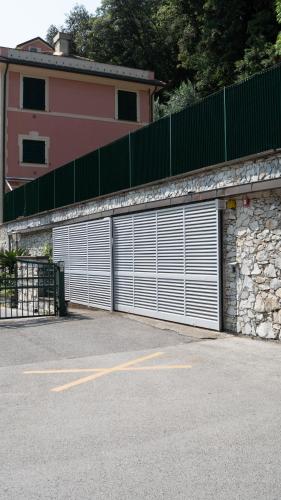 Το κτήριο όπου στεγάζεται  το διαμέρισμα