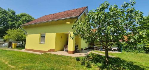 Holiday home in Balatonbereny 34655