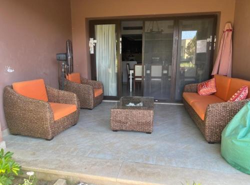 Ein Sitzbereich in der Unterkunft Town House in Veneto Residence Marassi