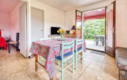 TV a/nebo společenská místnost v ubytování Charmante Maison À La Campagne