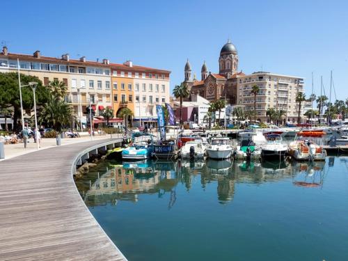 Grand studio avec terrasse près de la mer