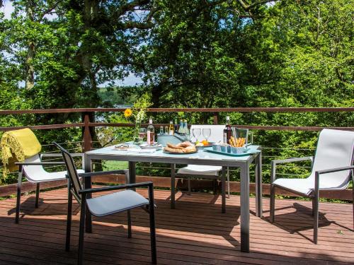 Балкон или терраса в 2 Bed in Beaulieu NFL71