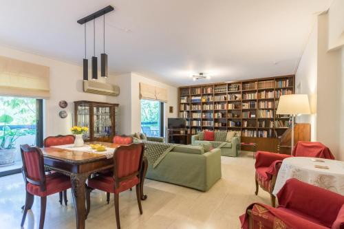 Seaside Apartment in Palaio Faliro