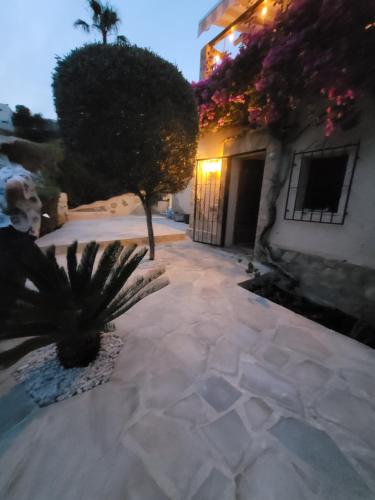 Το κτήριο όπου στεγάζεται  το διαμέρισμα