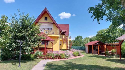 Holiday home in Poroszlo - Theiss-See 43133