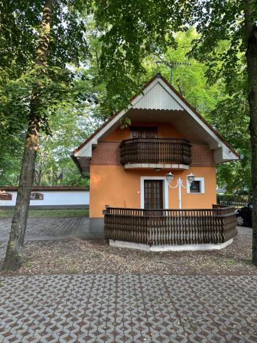 Hátsó Udvar Kuckó