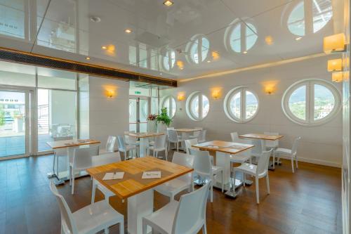 Gallery image of Albergo Yacht Club Marina Di Loano in Loano