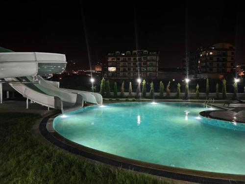 Bazén v ubytování Salam Residence 2 - Woman Pool - Alanya Experience nebo v jeho okolí