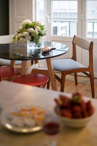 Makanan di atau berdekatan apartmen