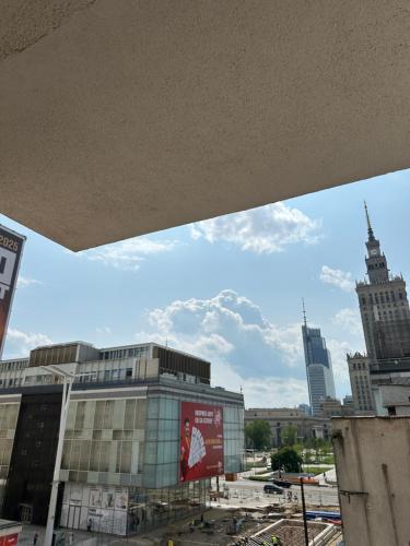 Een algemene foto van Warschau of een uitzicht op de stad vanuit het appartement