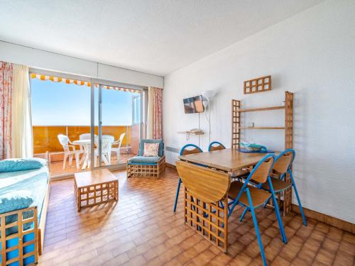 Studio confortable avec Wi-Fi illimité, vue mer, pour 4 personnes à Roquebrune-Cap-Martin - FR-1-827-52