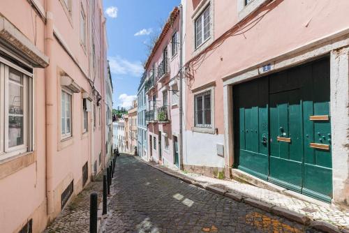 The Nest of Carrião Street