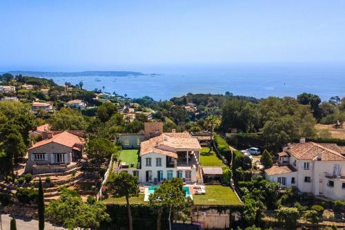 Villa with 8 bedrooms, sea view, great comfort