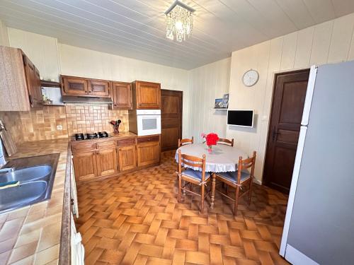 Photo de la galerie de l'établissement Le logis Fontrouge maison Montlaur, à Montlaur