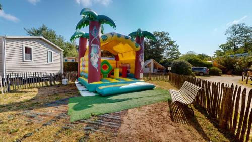 Photo de la galerie de l'établissement Ocean Azur avec terrasse, à Saint-Jean-de-Monts