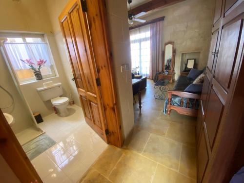 Ванная комната в Gozo Entire Villa with Large Pool Sea and Country Views