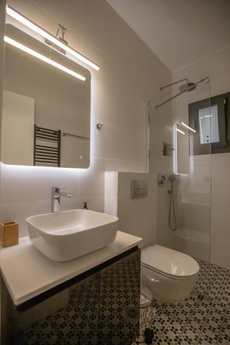 Koupelna v ubytování ELEMENT Suites