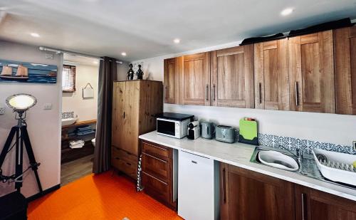 Een keuken of kitchenette bij The View at Rosebank