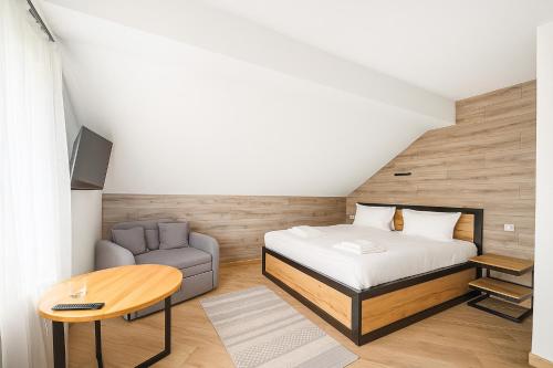 Una cama o camas en una habitación de Царська гора