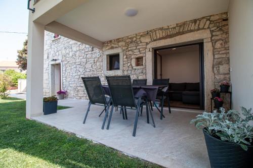 Αίθριο ή υπαίθριος χώρος στο Apartman Ena