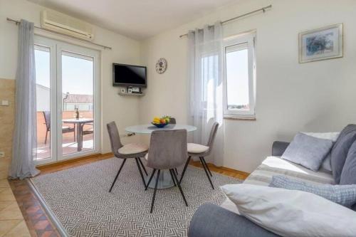 Apartment Beni with balcony in Medulin