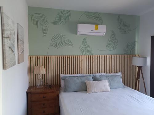 Postel nebo postele na pokoji v ubytování 2-bedroom apartment