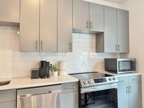 Dapur atau dapur kecil di Accessible & Spacious 1B1B condo ATL 542Blvd102