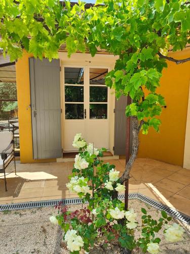 Gallery image of Le Chant du Coeur in Roussillon