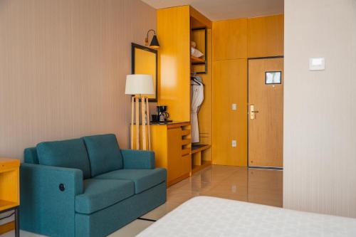 Гостиная зона в Galaxy Hotel Downtown