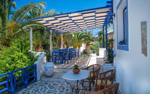Majoituspaikan Syros Atlantis ravintola tai vastaava paikka