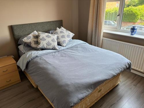 Postel nebo postele na pokoji v ubytování Central Mablethorpe Apartment