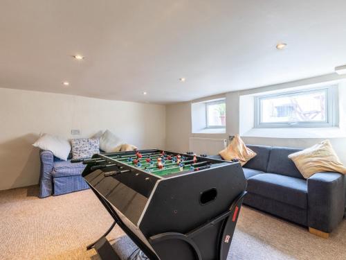Posezení v ubytování 3 Bed in Instow INSBR