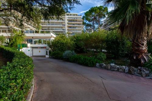 LERINS Appartement rénové Idéal famille Plages de juan les Pins à 200m Tout confort & parking