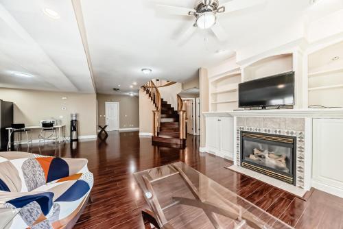 Gallery image of cozy two bedrooms with external bathroom just for you in Calgary