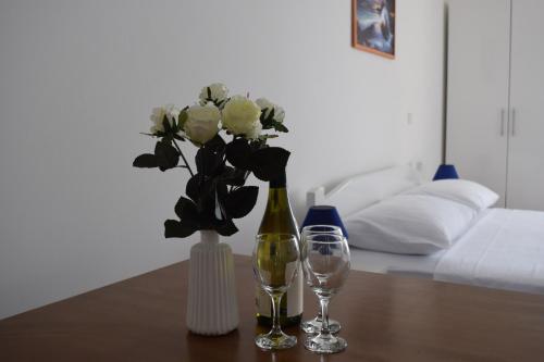Gallery image of APARTMENTS KING 2 in Podstrana