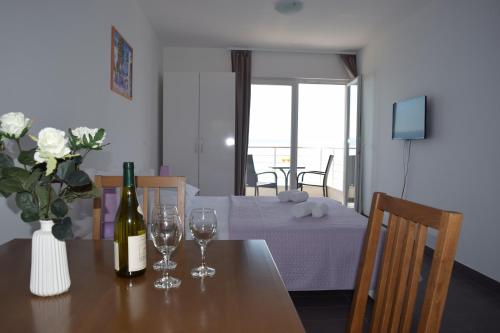 Gallery image of APARTMENTS KING 2 in Podstrana