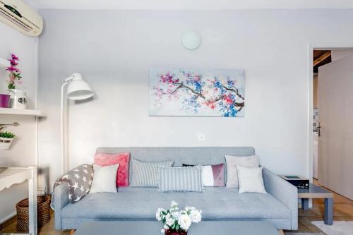 Psirri Artistic Rooftop Apartment with Acropolis View