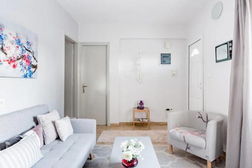 Psirri Artistic Rooftop Apartment with Acropolis View