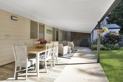 Fotografie z fotogalerie ubytování Sea Breeze Cottage at Mudjimba - Pet friendly v destinaci Mudjimba